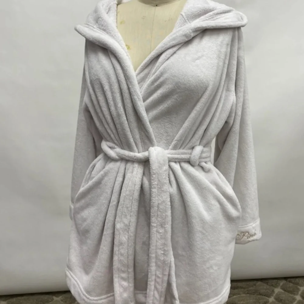 VS PINK Robe - Picture 2 of 9